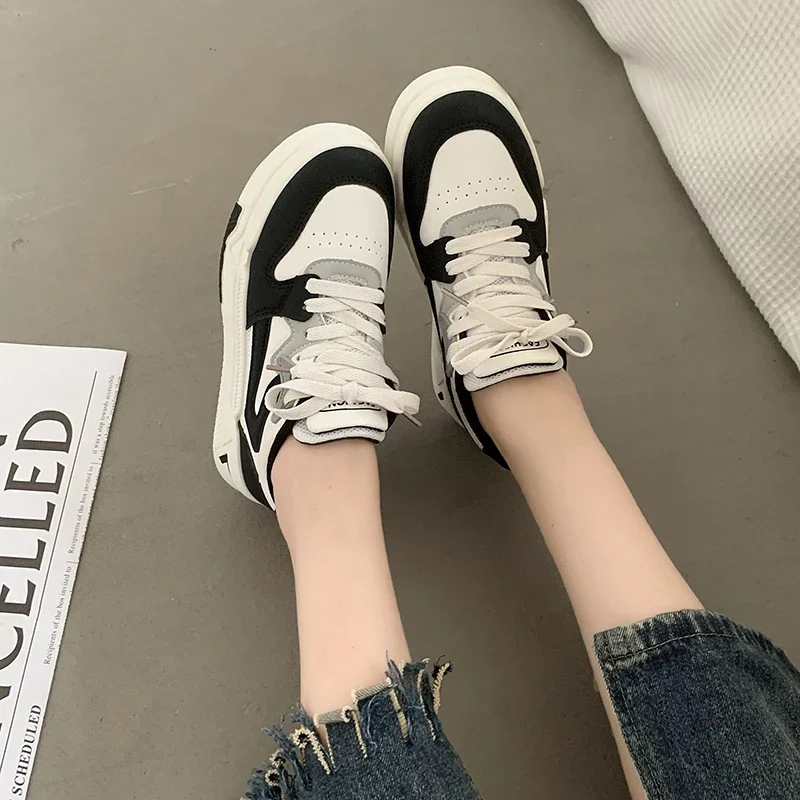 2024 Brand Leather Women\'s Sneakers White Platform Woman Sports Sneakers Female Vulcanized Shoes Sneakers Casual Ladies Trainers