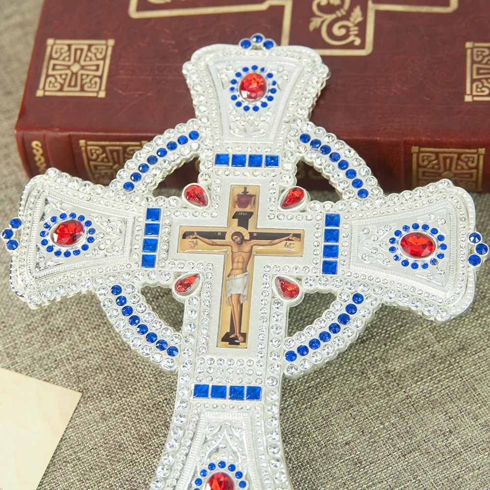 جديد 2026 الكنيسة المسيحية المعالجةية الصليب الذهب والفضة مطلي مع كريستال مزخرف حفل ديني رمز هدية فكرة صندوق هدية