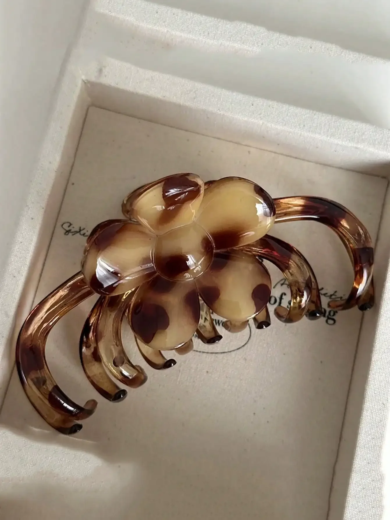 

1pc Elegant Leopard Print Claw Clip, Large Size High-Quality Floral Hair Clip, Stylish Headpiece Hair Clips Hair Jaw Clip Hair Clamps Hair Clutch Hair Catcher Clip Fall Winter Flower Hair Accessories For Women For Vacation Outfits Woman Summer