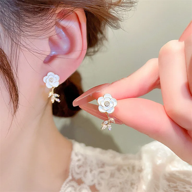 Luxury white petal zirconia ball pendant earrings Christmas wedding party for girl's exquisite accessories fashion jewelry