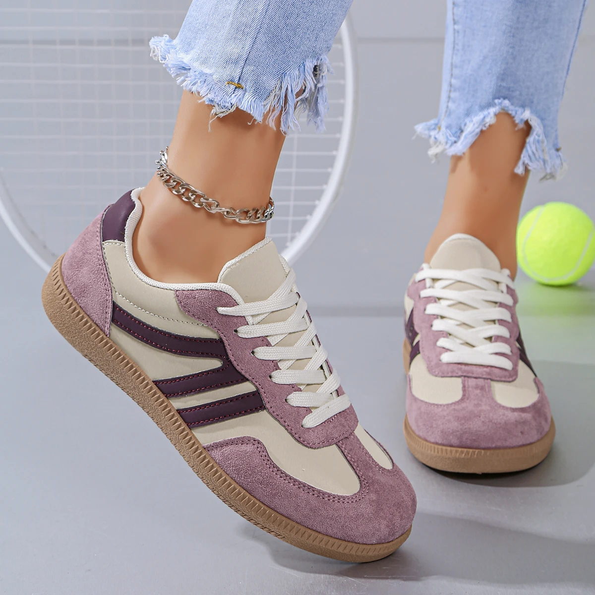 

Новые женские кроссовки Deep Purple 2026: повседневные, из кожи, с элементами пэчворка, для активного отдыха, удобные