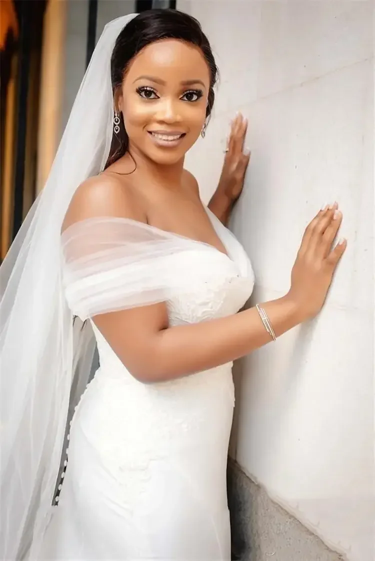 تخصيص قبالة الكتف حورية البحر فساتين الزفاف مطوي تول زين الدانتيل الساتان الأفريقي حجم كبير زي العرائس Vestido