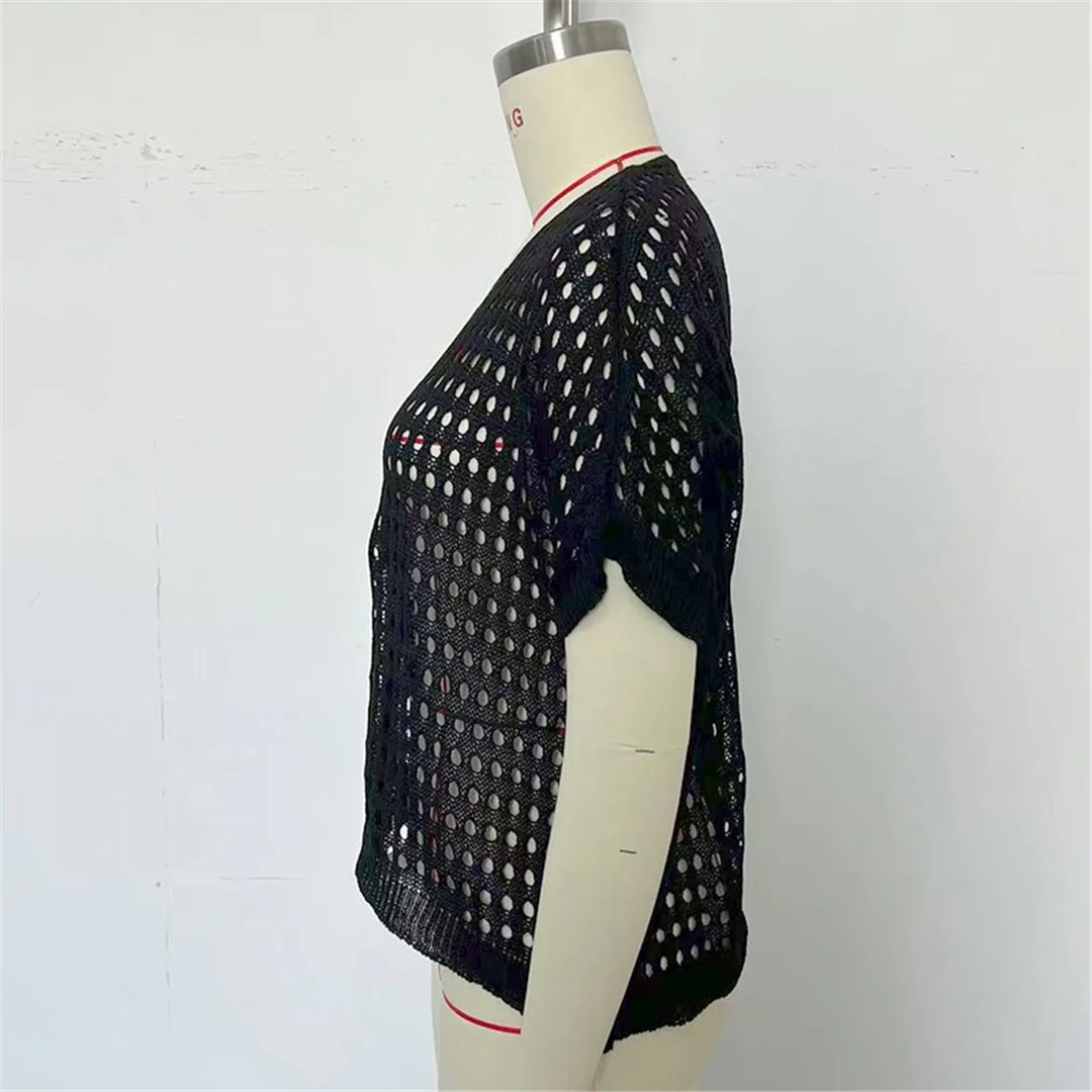 Ausgehöhlte, kurzärmelige Tunika mit V-Ausschnitt, einfarbig, aus Strick, Strandkleid, Strandmode, Damen V8511 – Detail 20