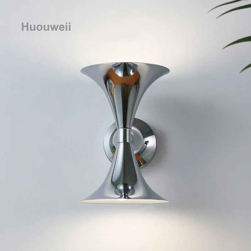 Lampada da parete da comodino per camera da letto retrò Lampada da corno di lusso Luce decorativa per corridoio a LED premium