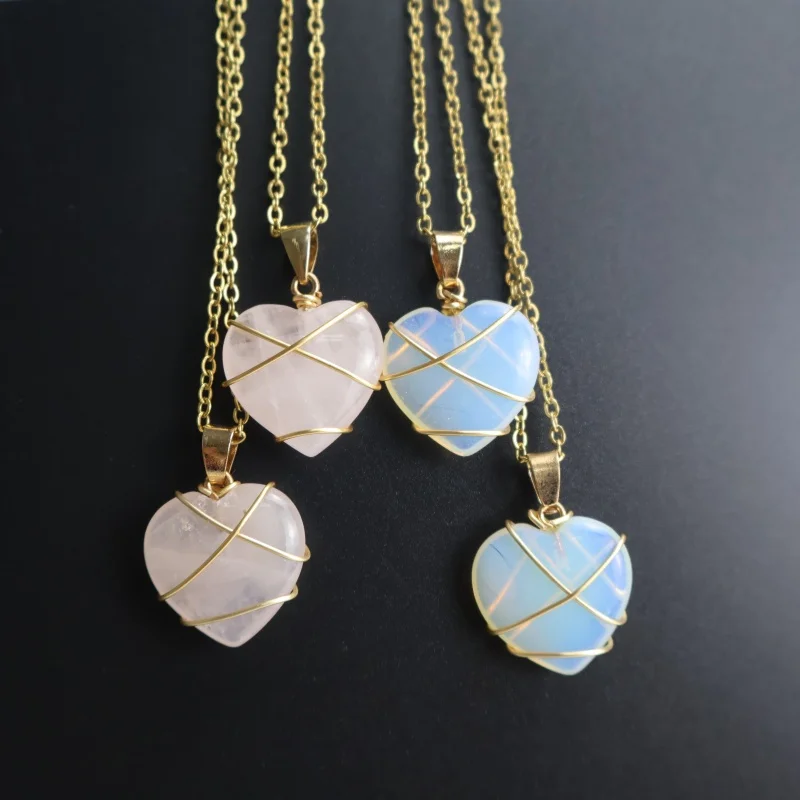 

Fashion Cartoon Princess Heart Pendant Necklace Twine with Metal Wire Women Heart-Shaped Collarbone Snake Chain Unique Necklace