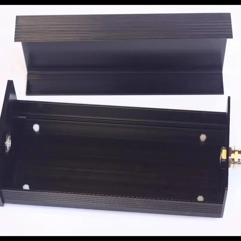 

Блок питания для очистки аудиосигнала улучшает качество звука и фильтрует помехи, UK 250V 10A. 7