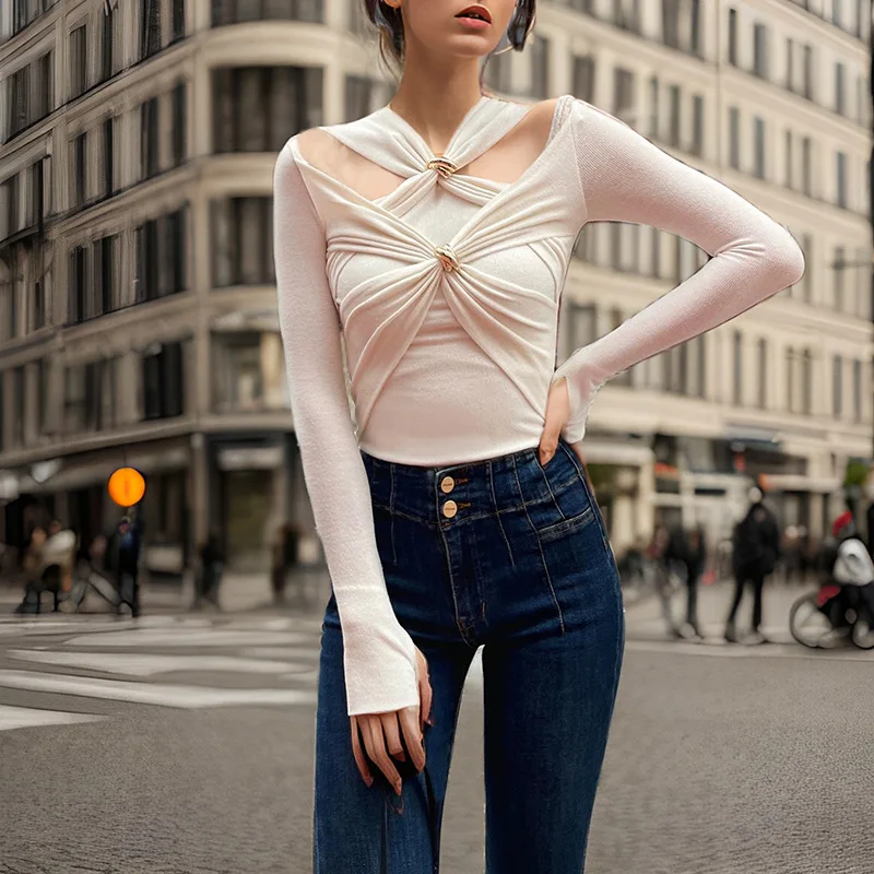 

Новый выдолбленный дизайн Kink имеет ощущение нижней одежды и футболок с длинными рукавами осенью 2023 года.