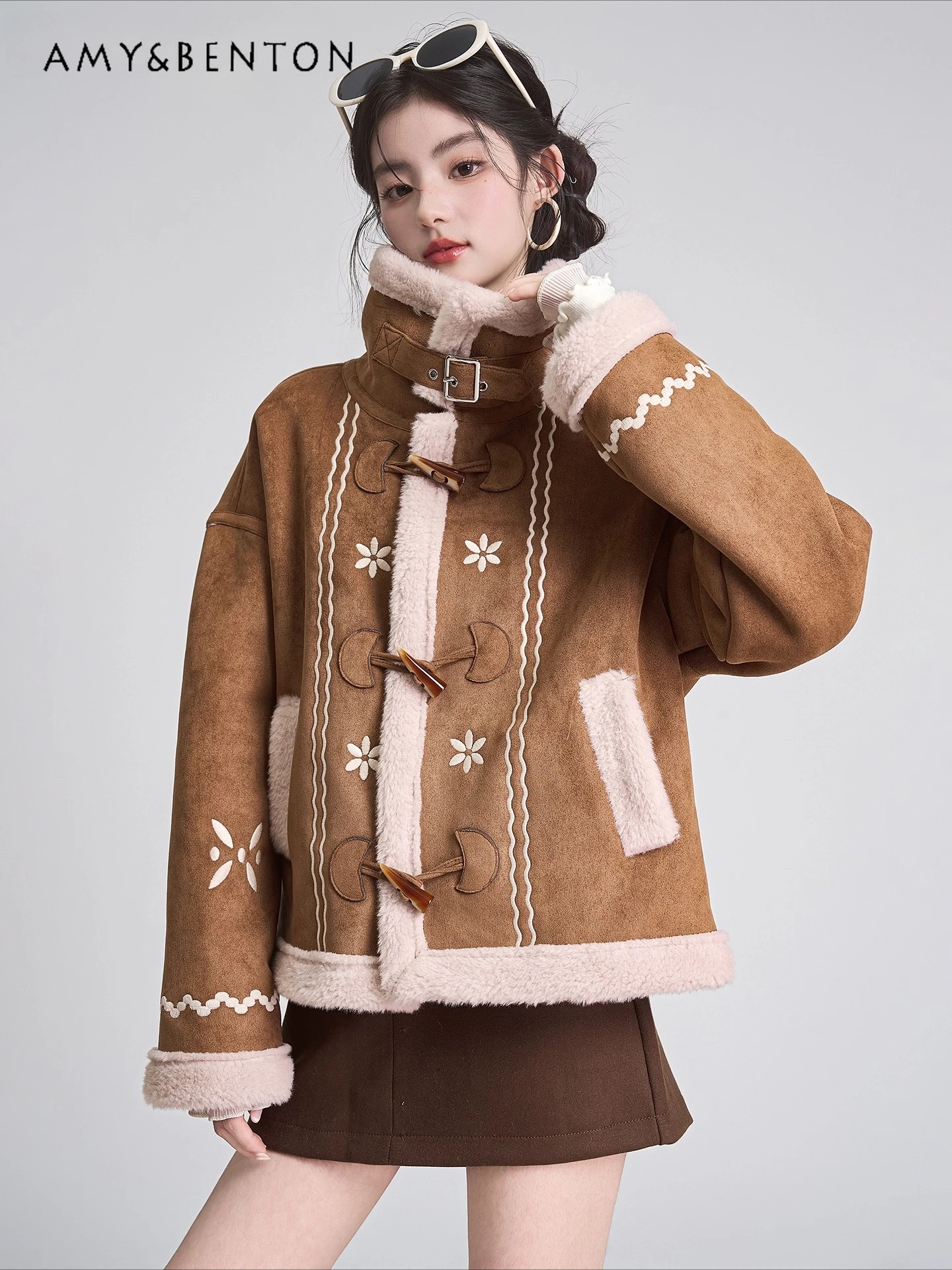 

2025 Winter New Retro Style Women's Suede Thickened Embroidered Lapel Single-Breasted Khaki Short Fleece-Lined Coat
