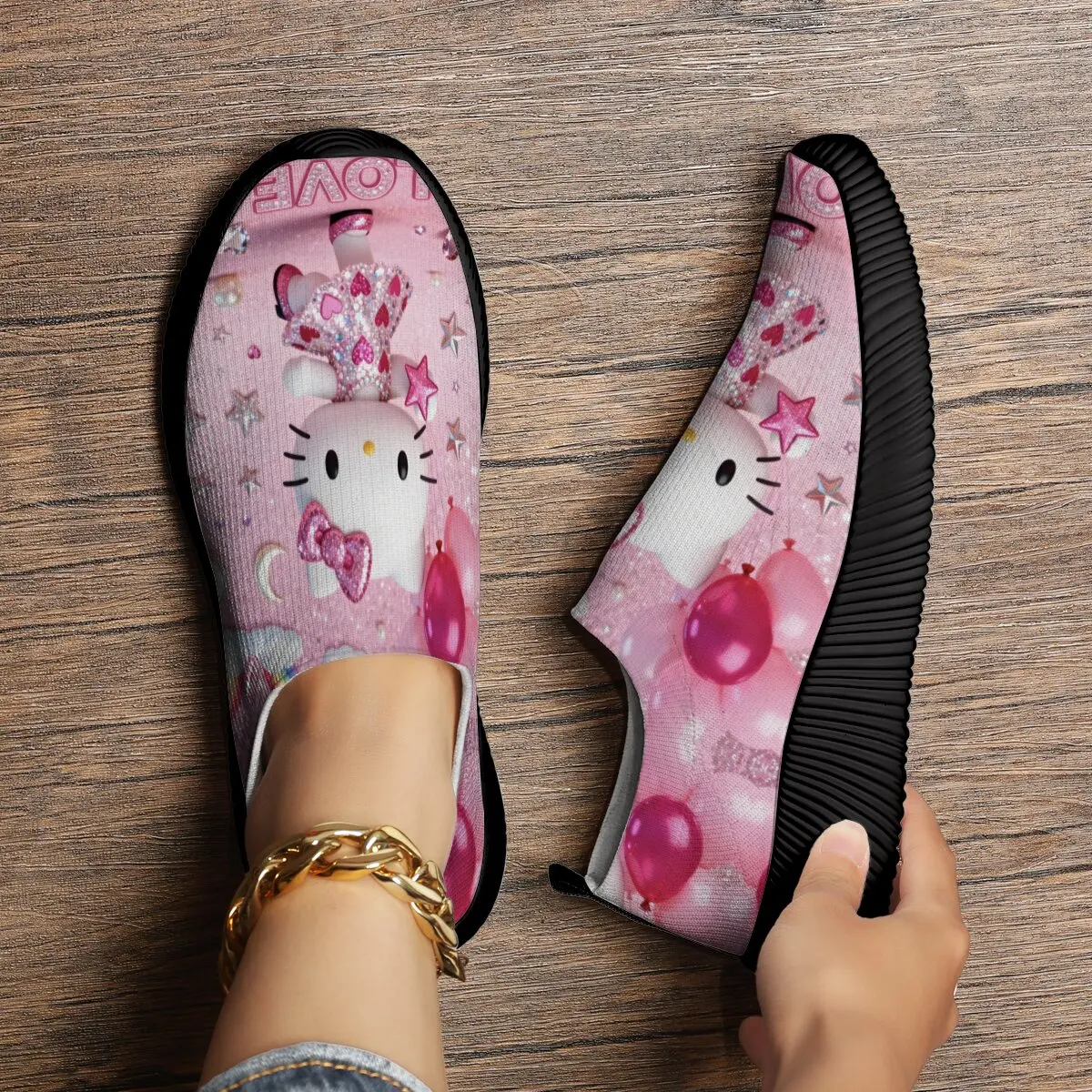 ديزني 2025 جديد النساء المتسكعون تنوعا الكرتون مرحبا كيتي حذاء كاجوال خصم رخيصة المرأة قماش الوردي أحذية رسمية الشقق