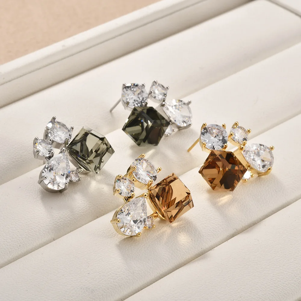 2025 super flash exquisite sugar cube three-dimensional zircon stud earrings light luxury high-end temperament fashion earrings