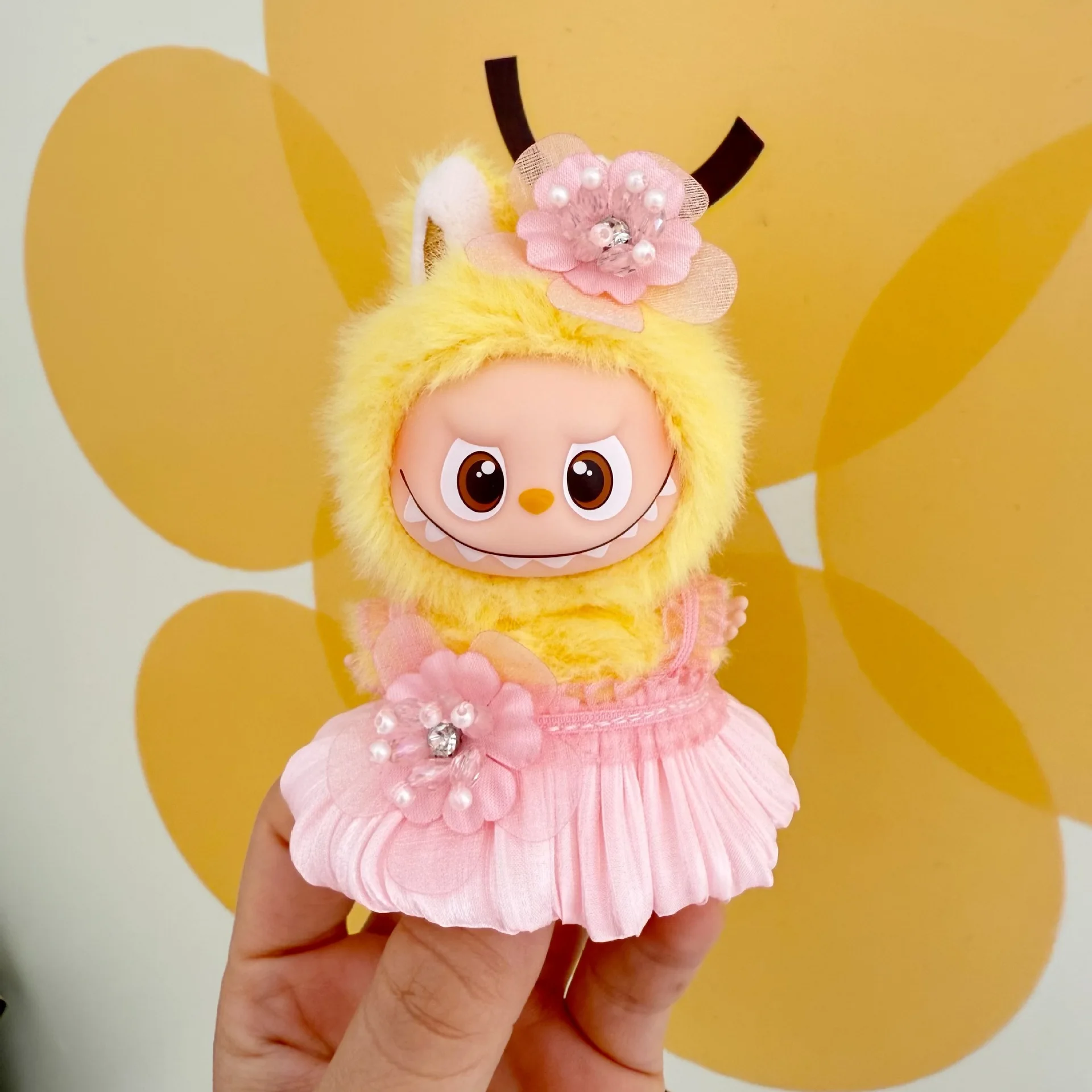 

4.0 Mini Labubu Clothes Rhinestone Bud Puff Skirts 10CM Plush Doll Outfit Accessories For Holiday Party Wear