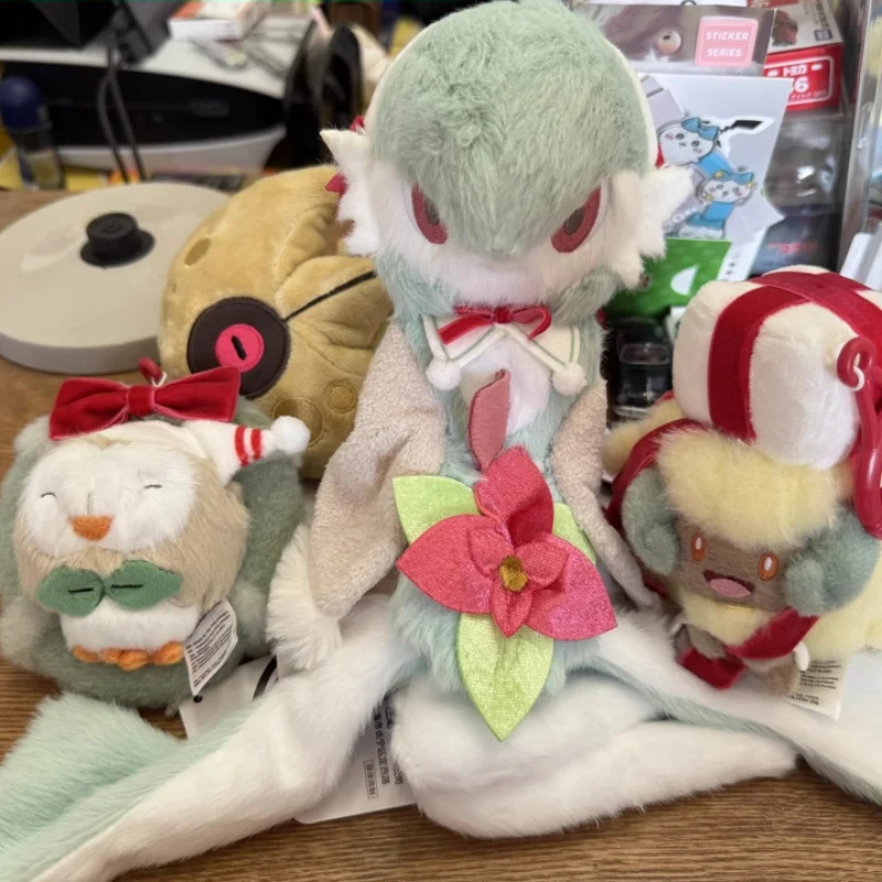Porte-clés en peluche PokéMon Original 2025, cadeaux de noël Pikachu Sylveon Rowlet, Collection de vœux de vacances, ornement, nouveau modèle