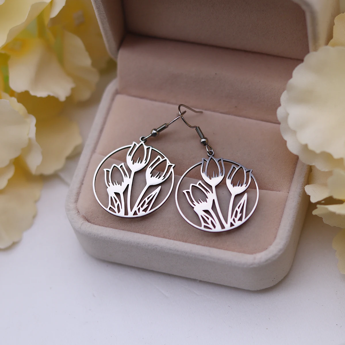 Kinitial Stainless Steel Artistic Cutout Tulip Dangle Earrings For Women Femele Simple Plant Flower Ear Jewelry Gift New view 5