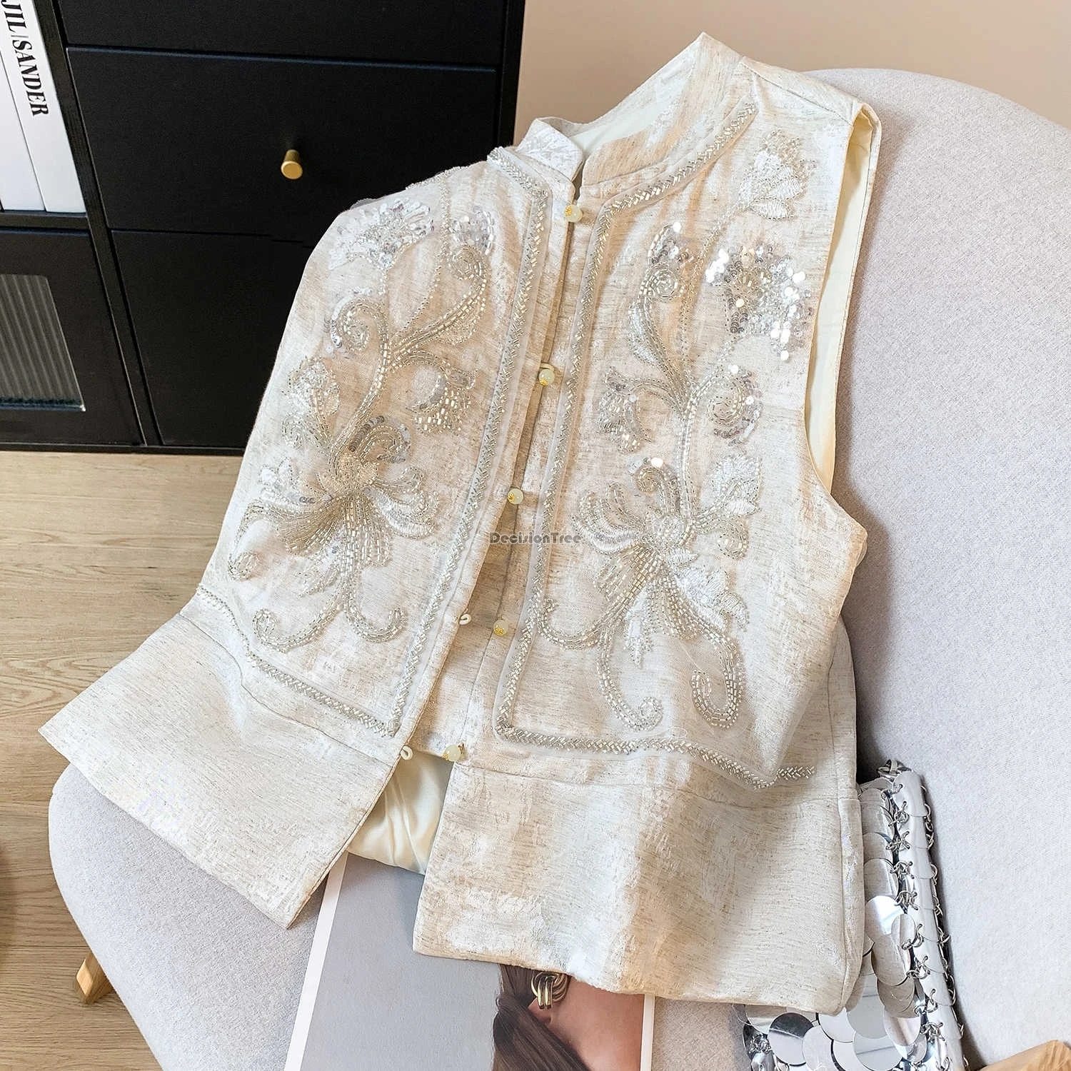 

2025 new chinese style nail bead embroidery sequin waistcoat new cotton linen loose fashion style elegant short blouse vest t001