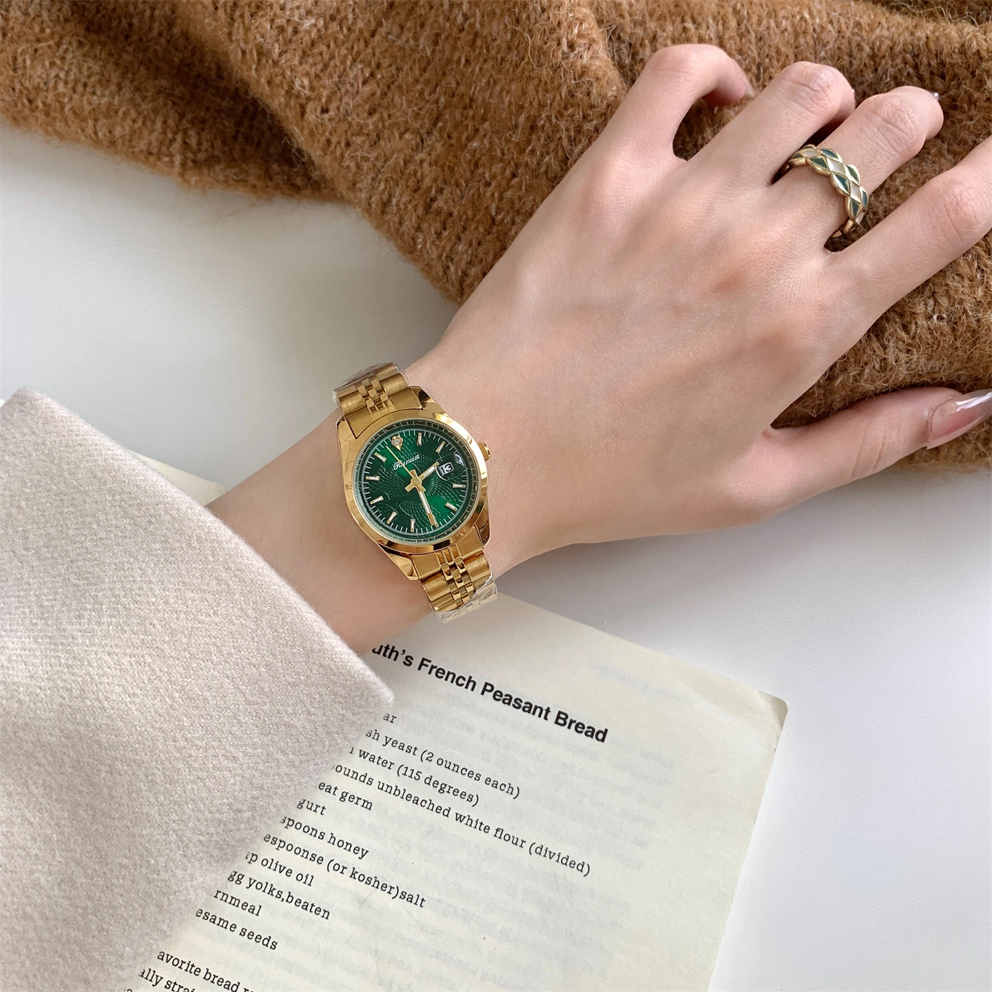 Different design Medieval niche dragon fruit texture with calendar round dial women's high-value women's watch