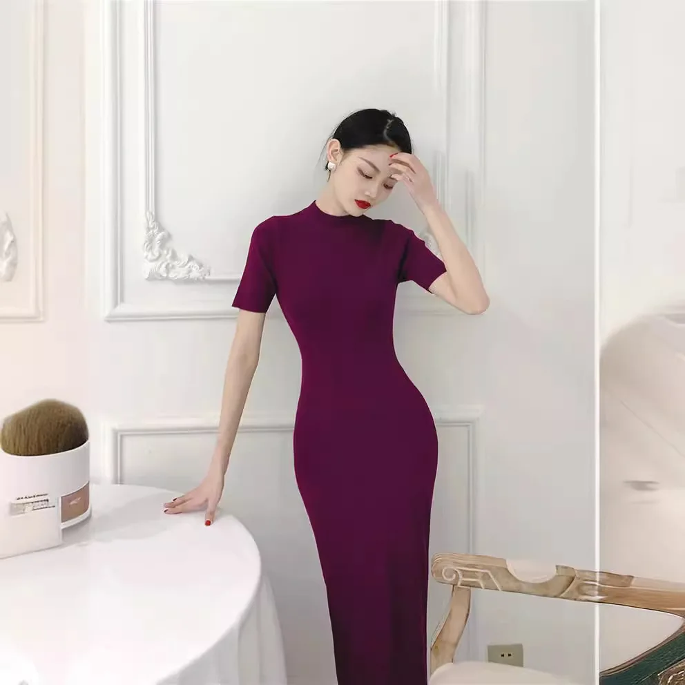 

2025 Dress Temperament Retro Slim Fit Crew Neck S-shaped Slim Black Knitted Skirt Children