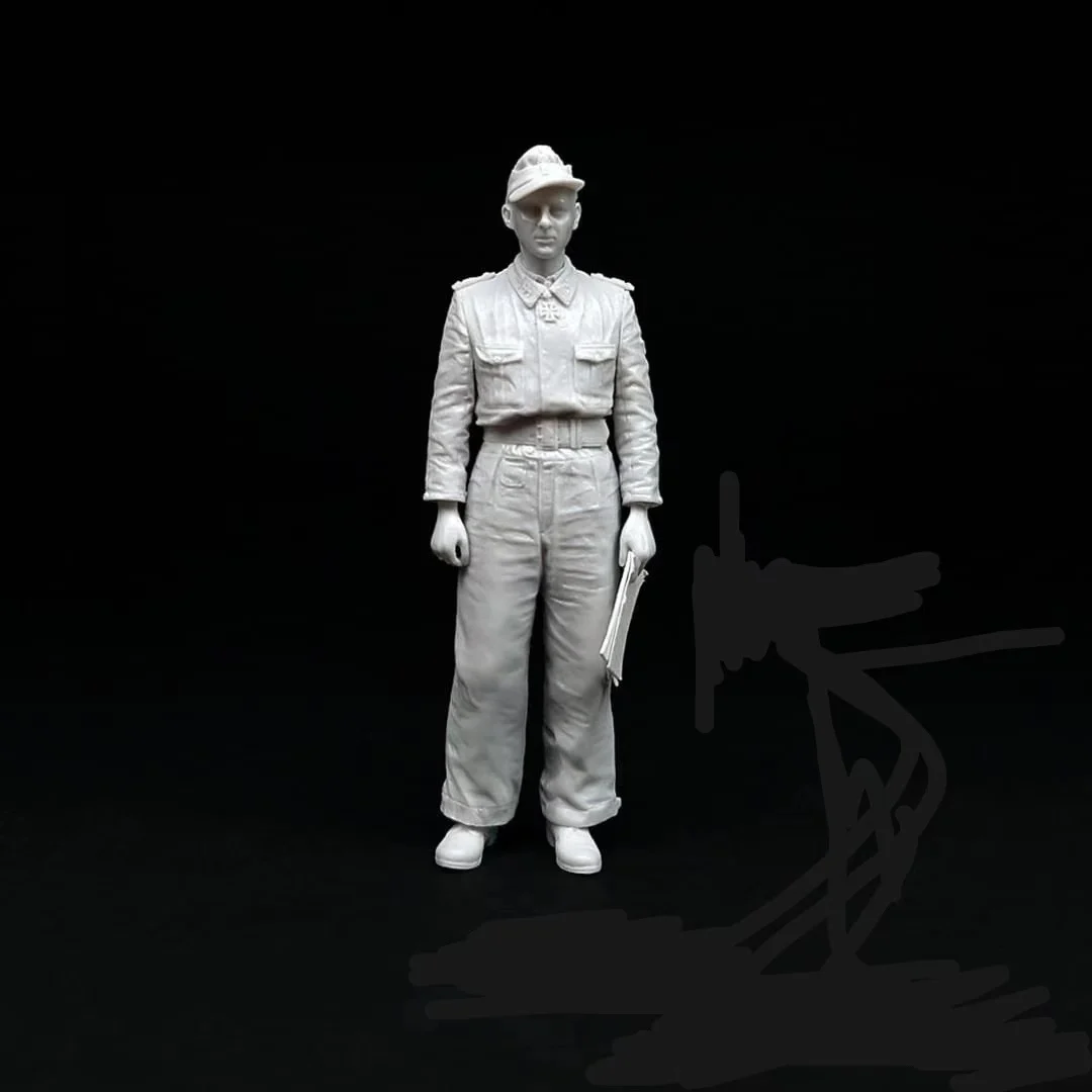 1/35 Resin Model Figure GK，British soldier ,   Unassembled and unpainted kit