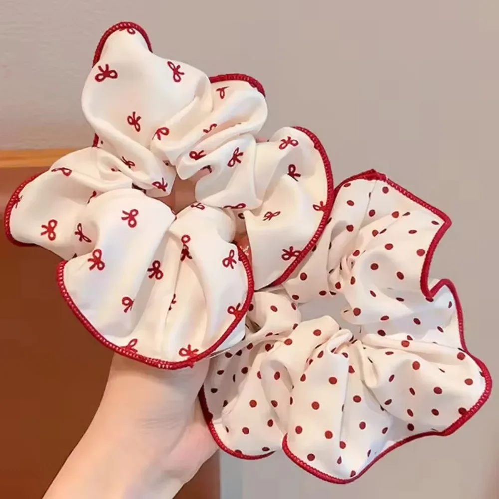 2/3 Stück hochwertige, rote, süße Haargummis mit Punktmuster und Karomuster für Damen und Mädchen, weiche, elastische Haarbänder, sanfte Haaraccessoires, modische Haaraccessoires. – Detail 7