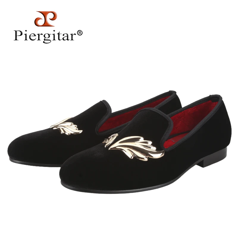 

Piergitar Handcraft Black Velvet Slip-On Shoes With Gold Wings Metal Buckles For Wedding And Prom Classic Style Men's Loafers