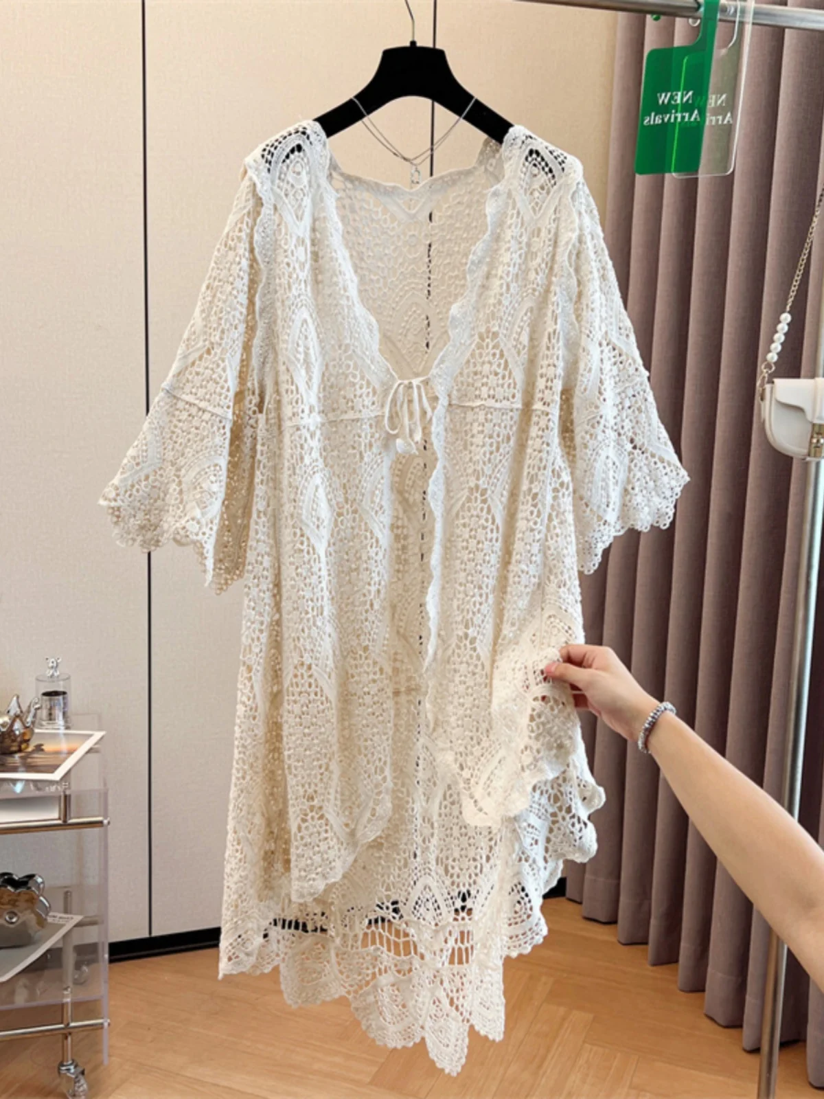 

Летний женский кардиган Sweet Hollow Out Wave Pure Color Midi с V-образным вырезом и необычным дизайном плеч, больших размеров