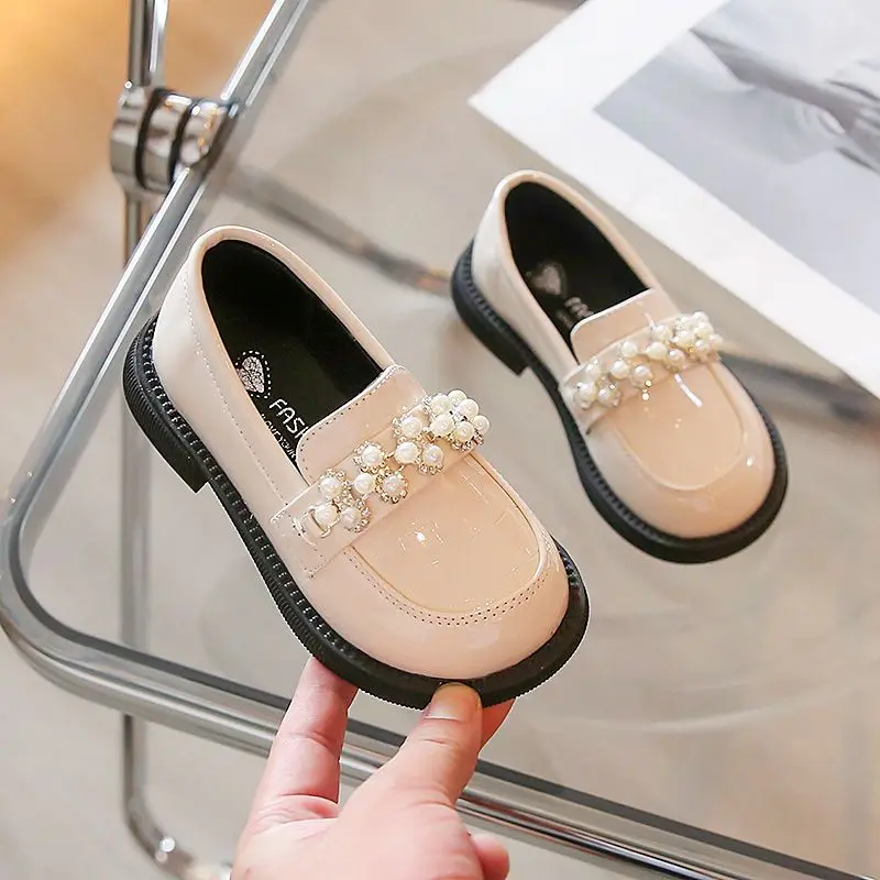 

2026 Spring Kids Girls Loafers Non Slip British Style Performance Shoes for Children Soft Sole Princess Design Leather Footwear
