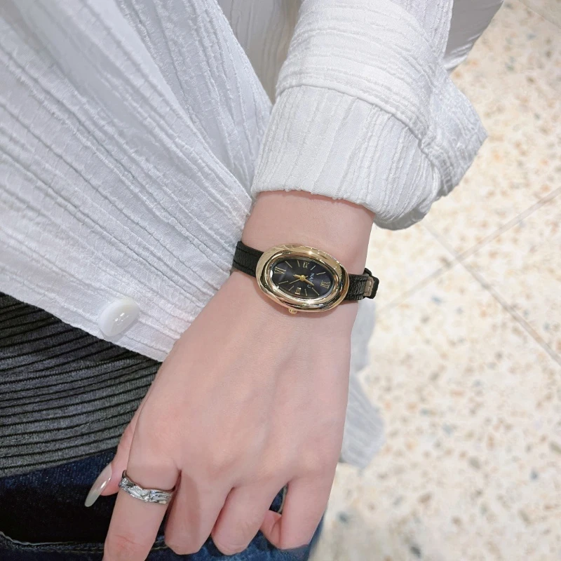 

Новые часы овальной формы для студенток с высоким внешним видом, компактной темпераментной нишей и высококачественными женскими кварцевыми часами