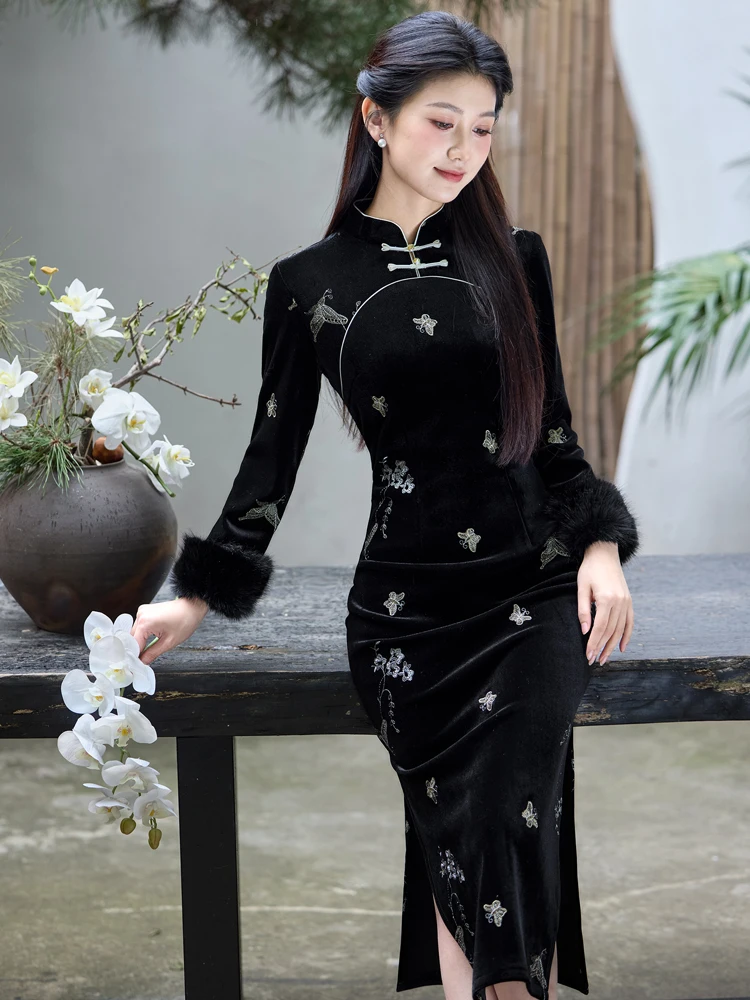 

Ретро-китайское бархатное ципао, зимняя одежда, утепленное, черное, новое, элитное и элегантное, 2025, новый дизайн, с длинными рукавами