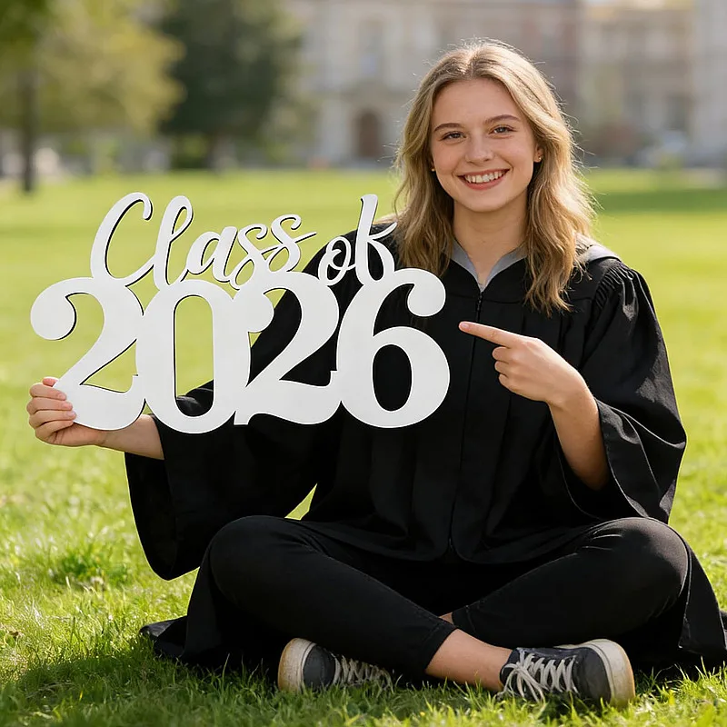 

Personalized Class of 2026 Sign - Wooden Graduation Hanging Decoration with Rope for Wall & Door, Grad Photo Prop