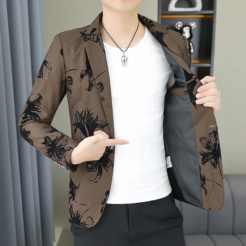 

The new autumn suits for men are fashionable and stylish, with a slim-fit small suit for young people and a single jacket for me