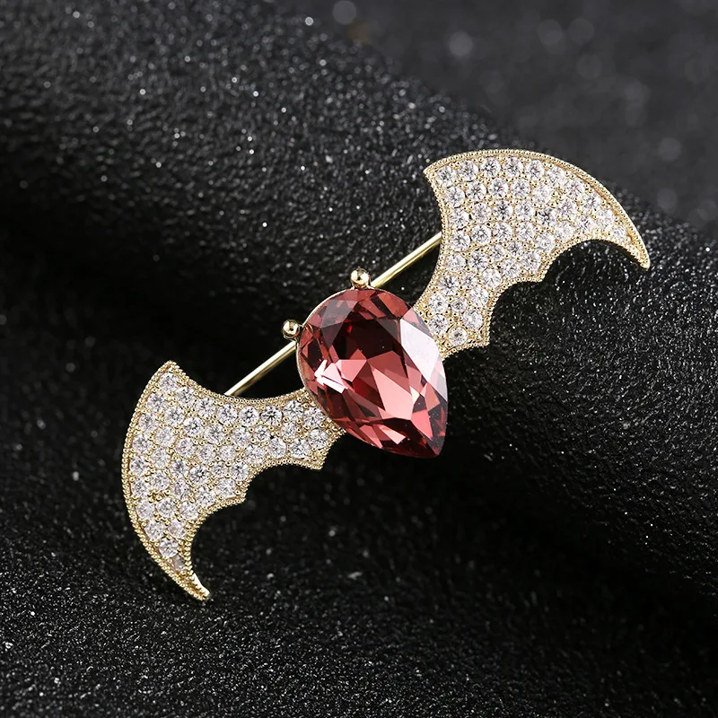 Classic Vintage Crystal Bat Brooch Luxury Rhinestone Suit Brooch Senior Jewelry Corsage for Men and Women Clothing Accessories