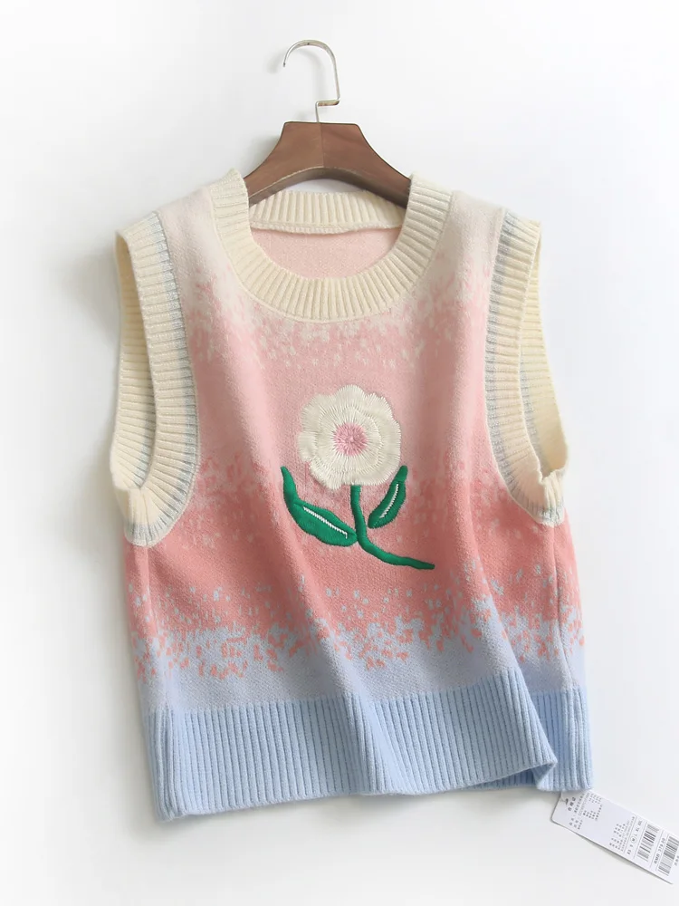 سترة محبوكة حلوة D39 مطرزة فضفاضة بياقة مستديرة للنساء مضادة للشيخوخة إصدار جديد لفصلي الخريف والشتاء