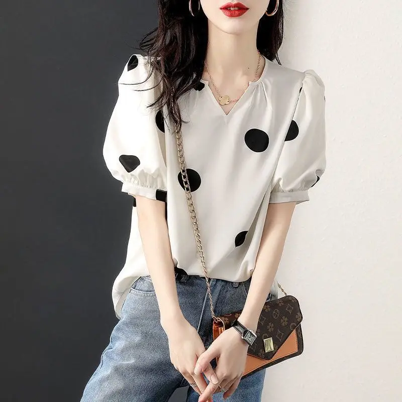 

2024 Women Summer Fashion V-neck Chiffon Blouses Female Short-sleeved Casual Shirt Tops Ladies Loose Polka Dot Shirts F30