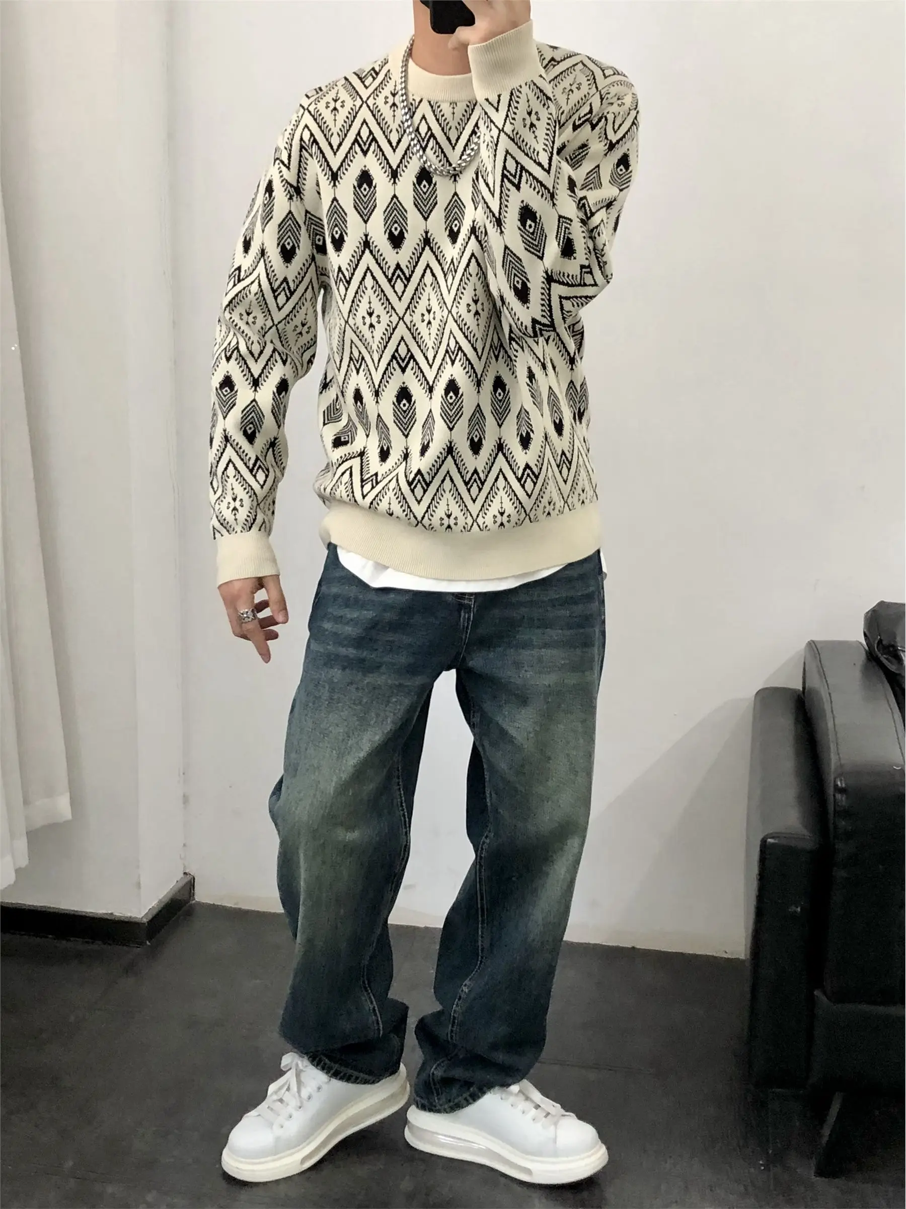 Klasyczny wełniany sweter w kratę dla mężczyzn Jesień Zima 2025 Okrągły dekolt z nadrukiem Slim Base Shirt Retro Knitwear Brand Sweater