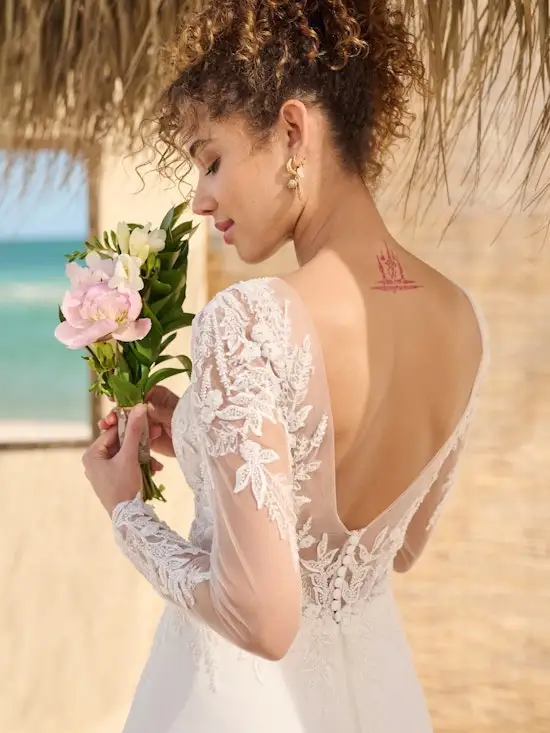 Abito da sposa in Chiffon aperto sul retro con pizzo illusione e maniche lunghe con perline abiti da sposa per le vacanze al mare abito da sposa