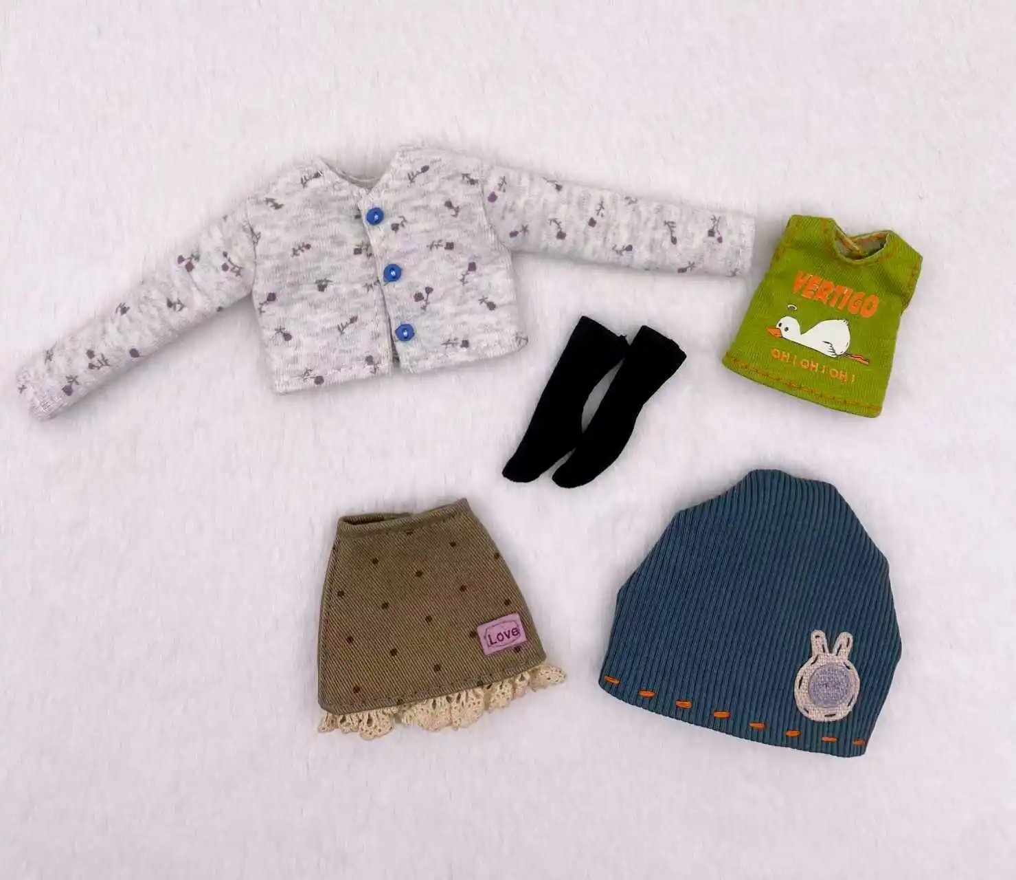 

Kari Doll Clothes and skirts dress Fresh and cute cardigan small vest short skirt baby suit for Landazz Landoudou Doll