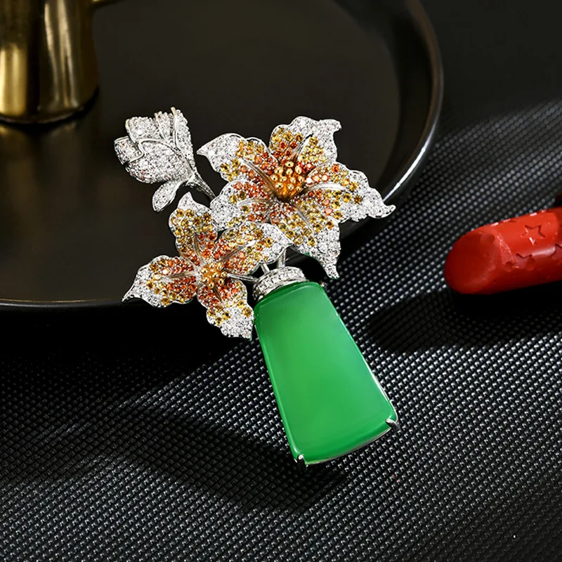 Green Jade Brooch Full Zircon Luxury Elegant Banquet Gown Lapel Pin Vintage