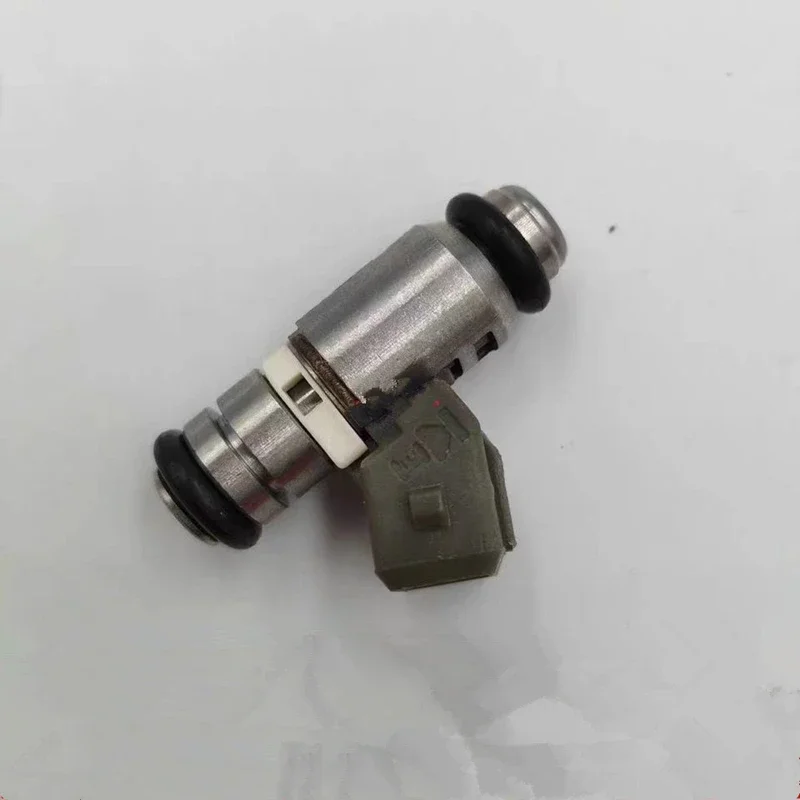 

Motorcycle Parts Fuel Injector For CFMOTO CF650NK CF650TR CF250T-8 Number 0700-17100 CF MOTO 650NK 650TR