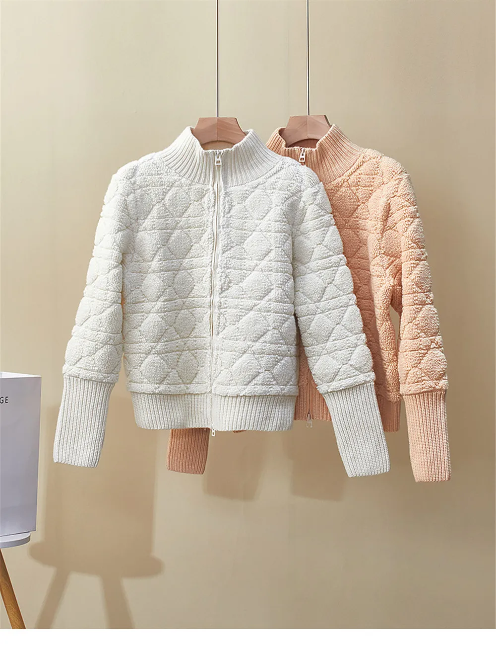 

Women's Autumn And Winter New Standing Collar 100% Wool Loose Diamond Grid Fashionable Knitted Thick Coat