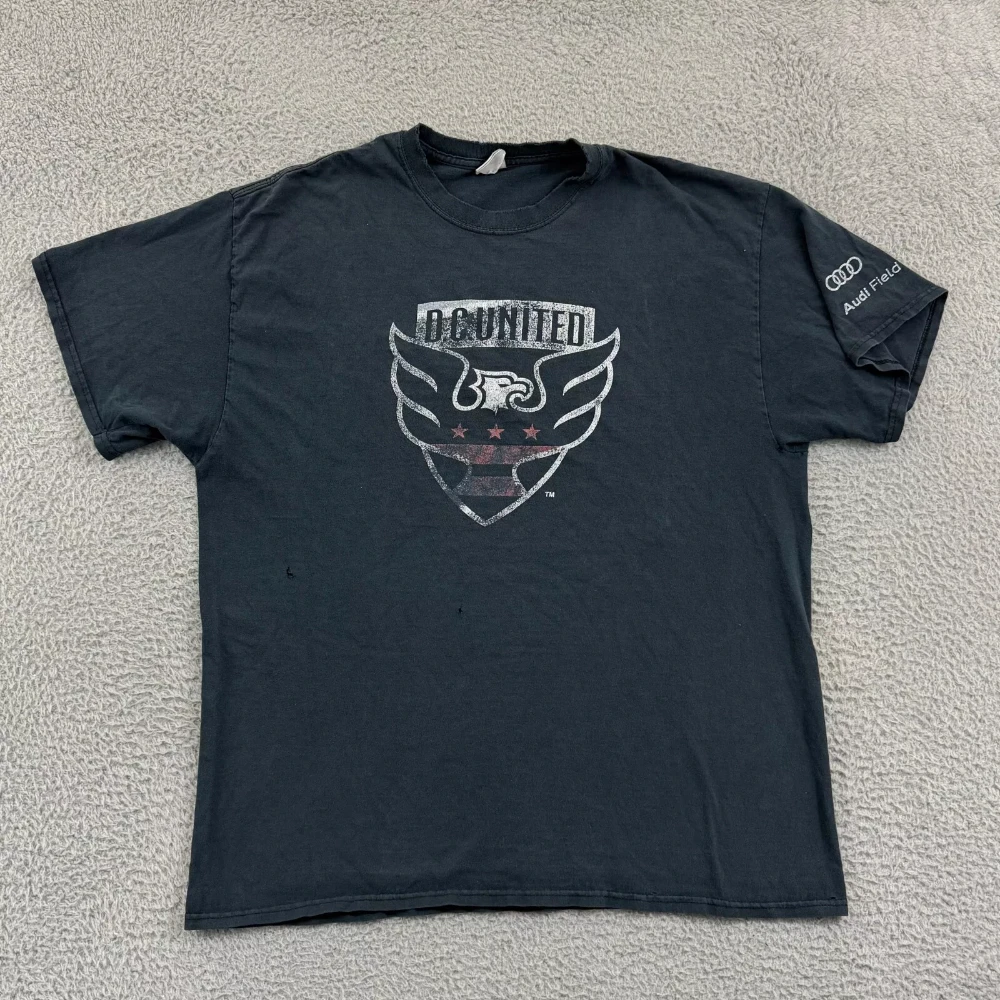 Camiseta Vintage Audi con Logo de vagón negro para hombre Y2K, camisa de manga corta estampada informal, elegante y cómoda para exteriores