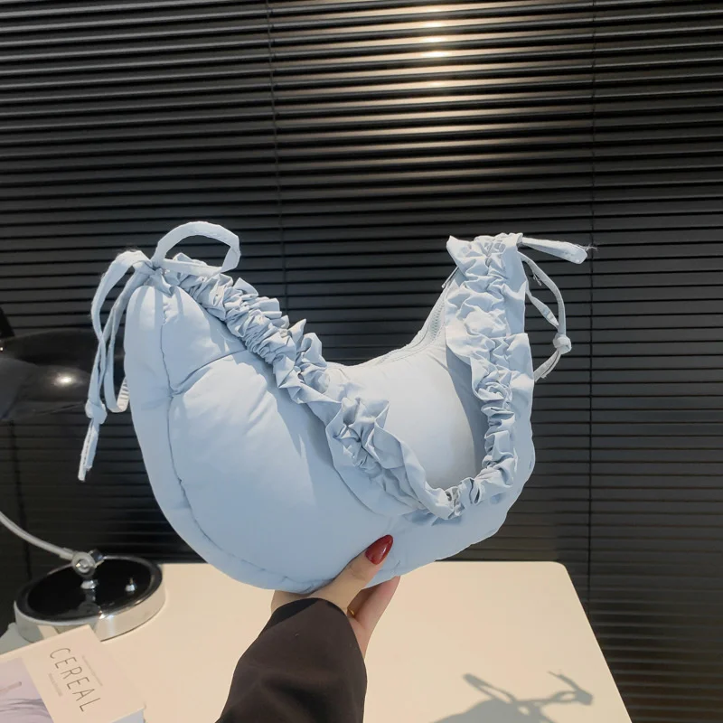 

Новая модная сумка для пельменей на шнурке с бантом, 2024 нейлоновая плиссированная Повседневная сумка через плечо для подмышек в виде облаков, сумка из натурального рога
