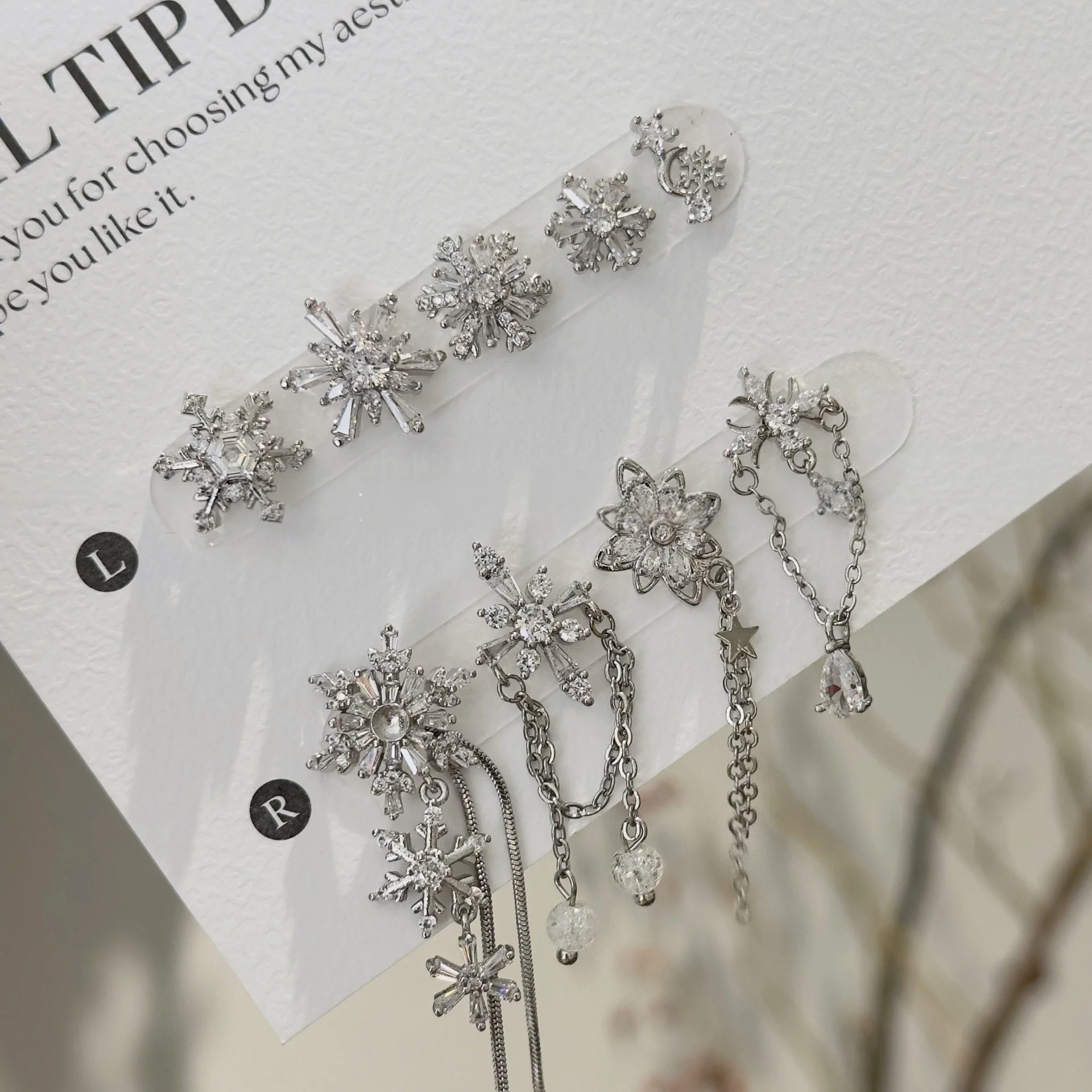 5 Pcs Christmas Nail Charms Silver Snowflake Tassel Nail Zircon Rhinestones Luxury Chain Nail Art Decorations Popular Nail