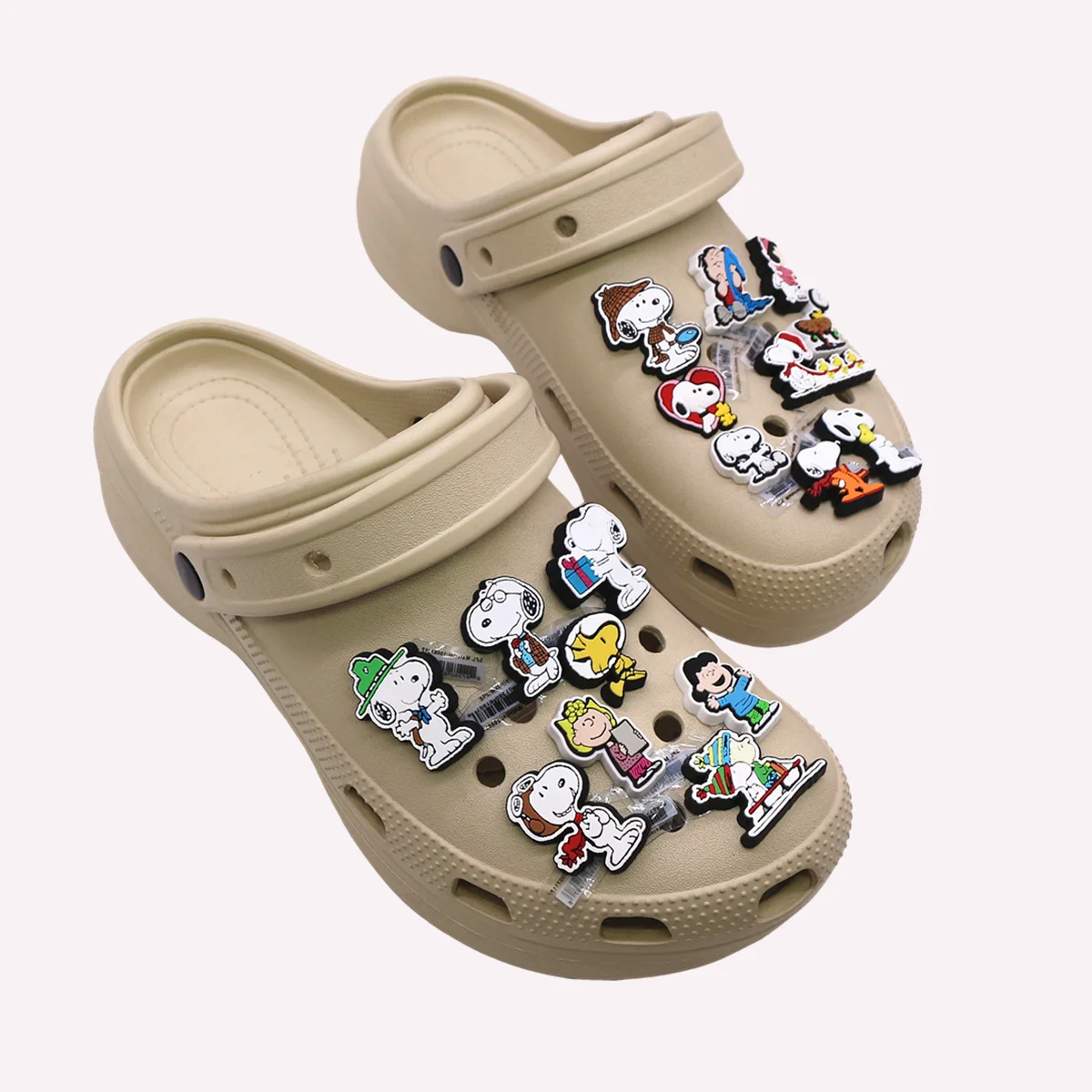 MINISO 1 قطعة حذاء سنوبي كلاسيكي سحر الزينة تسد دبوس صندل اكسسوارات صالح معصمه ظهره قلم رصاص صندوق هدايا عيد الميلاد