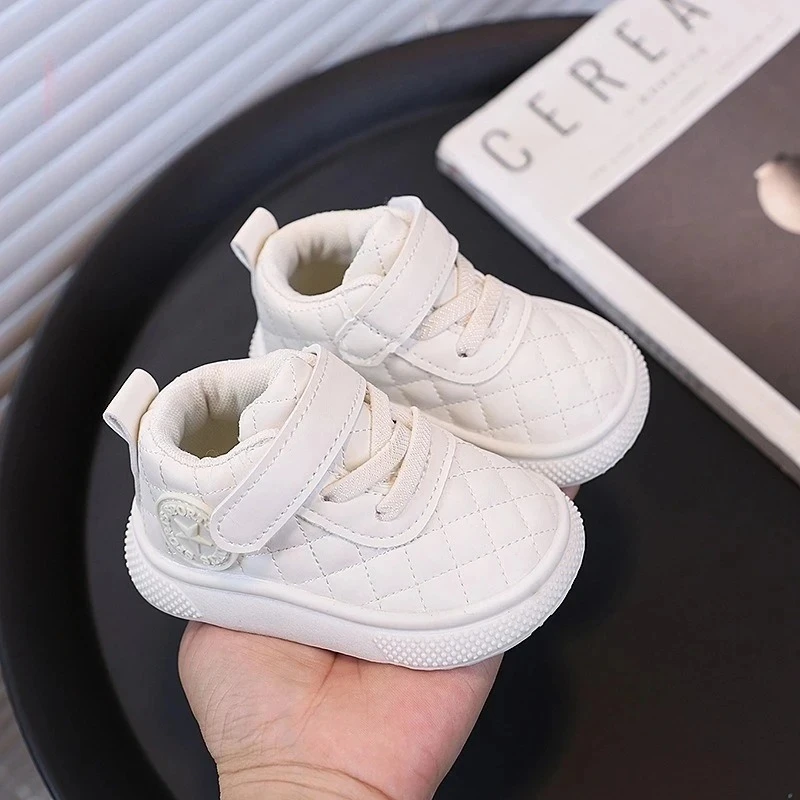 

2025 Kids Casual Sneakers, Unisex Cartoon Leather First Walkers for Boys & Girls Spring Fall Shoes
