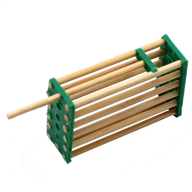 100PCS Bee Set Beekeeping Tool Bamboo  Cage  Plastic Multifunctional  Cage Prisoner  Cage Italian view 3