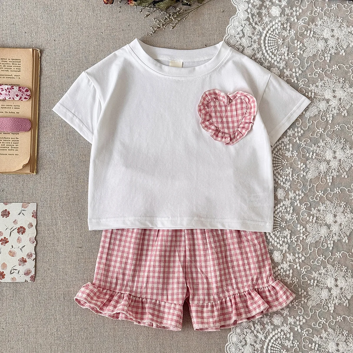 Summer Two-piece Set for Infants White Heart Patch T-shirt+Pink Checkered Ruffled Shorts for Baby Girls