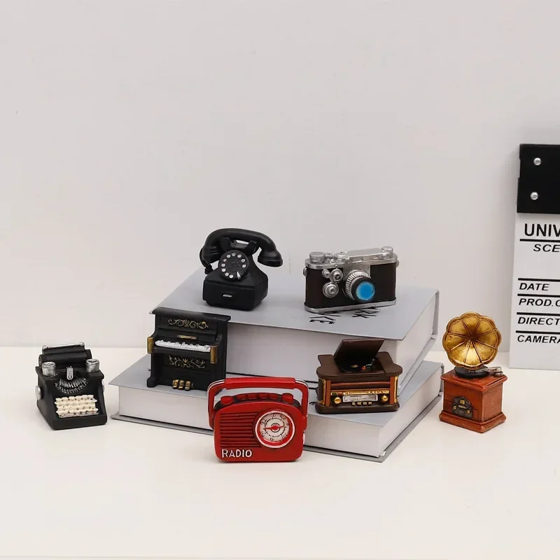 Vintage Mini Camera Decor Desktop Photography Prop Miniature Camera Model Collectible Shelf Display