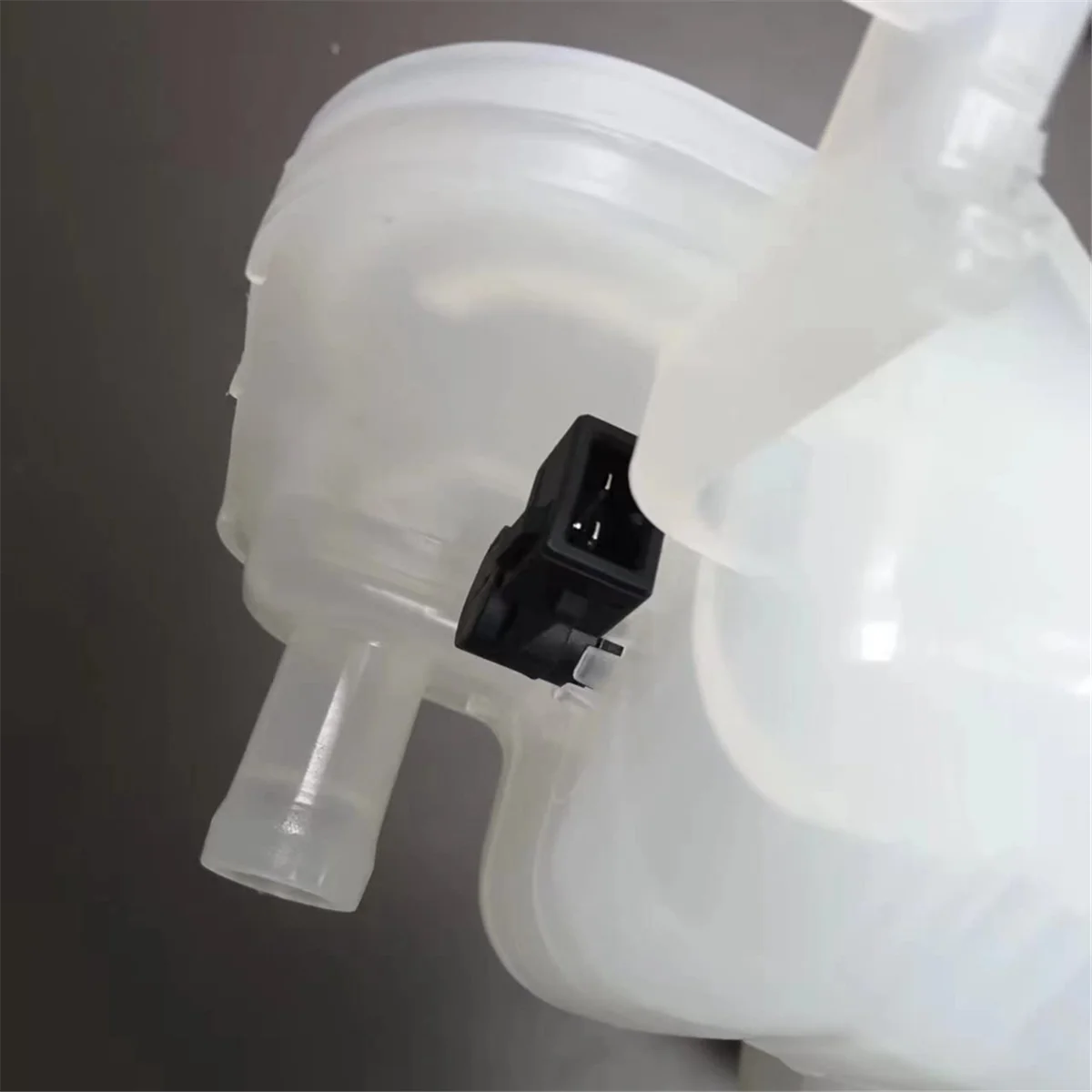 1 шт. расширительный бак охлаждающей жидкости двигателя, вспомогательная бутылка для воды для Land Rover Range Rover Sport LR 034654