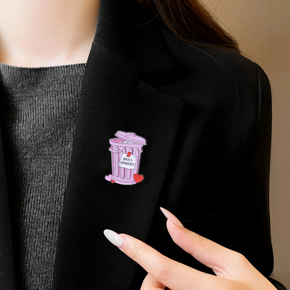 Männermeinungen, rosafarbener Mülleimer-Abzeichen-Anstecker, sarkastisch, humorvoll, lustiger Meme-Emaille-Pin, Frauenrechte, feministischer Schmuck, dekorativ – Detail 9