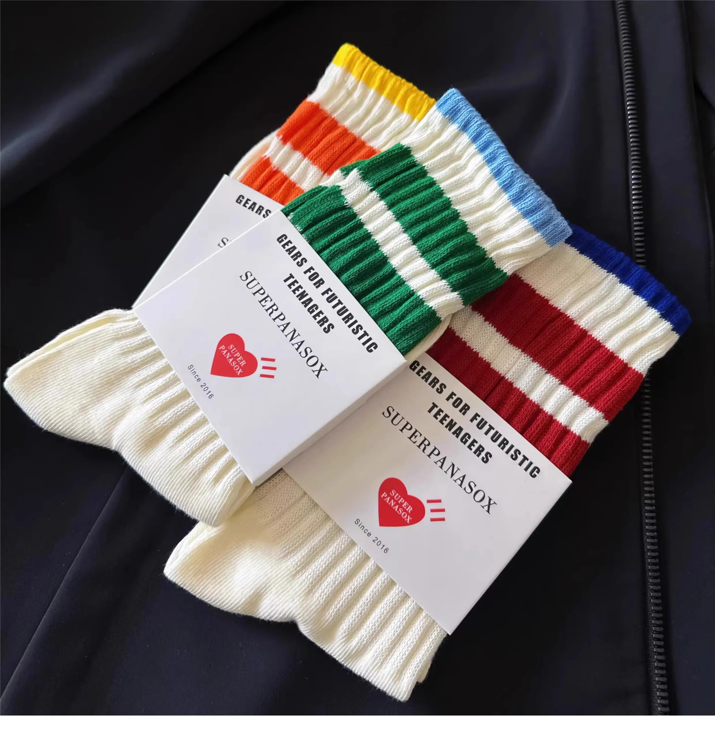 Men's socks 4 Pairs Korean INS Contrasting striped mid tube socks cotton casual versatile fashion autumn pile socks