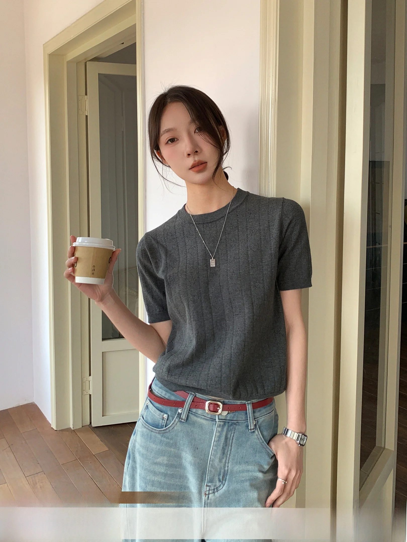

Gray Knitted Short Sleeve Women's T-Shirt Summer Casual Style round Neck Twist Flower Half Sleeve High Intelligence Feeling